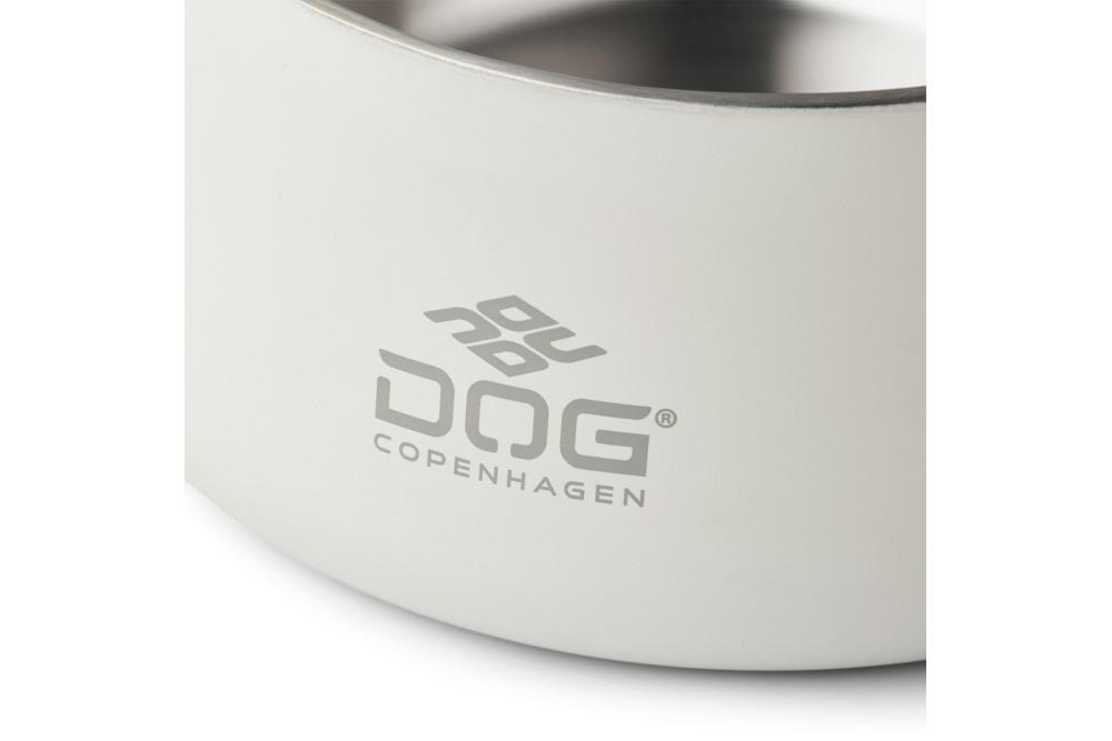 Bol cuenco para perros Vega de DOG Copenhagen. Comedero bebedero antideslizante y con estilo minimalista. blanco 4 Bol cuenco para perros Vega de DOG Copenhagen. Comedero bebedero antideslizante y con estilo minimalista. blanco 4