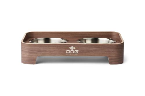 Comedero doble para perros Skagen de DOG Copenhagen. Nogal 2
